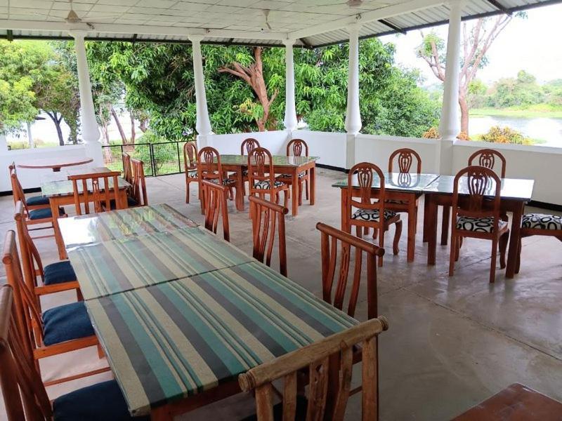 Aligama Cottage Talakolawela Ngoại thất bức ảnh
