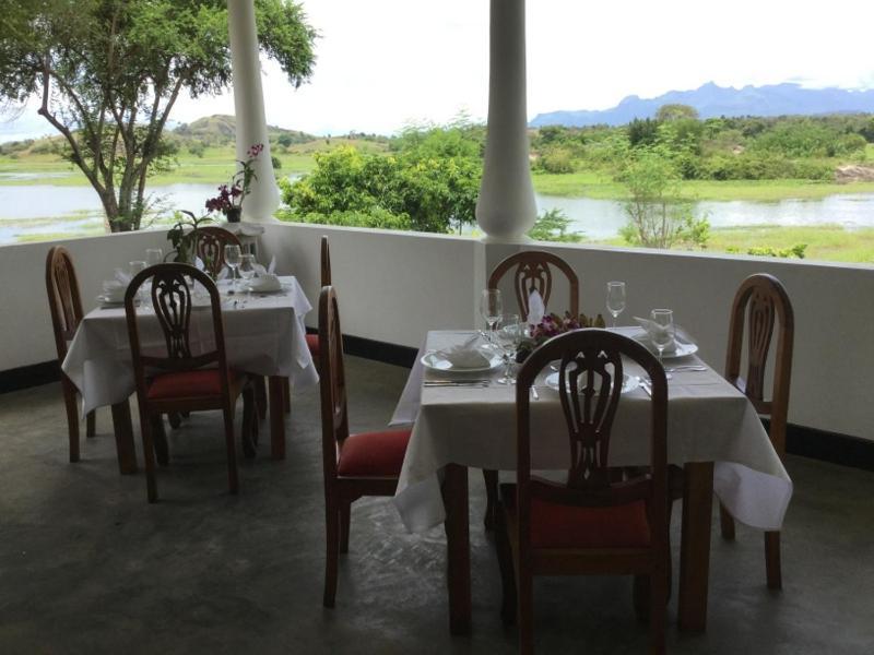 Aligama Cottage Talakolawela Ngoại thất bức ảnh